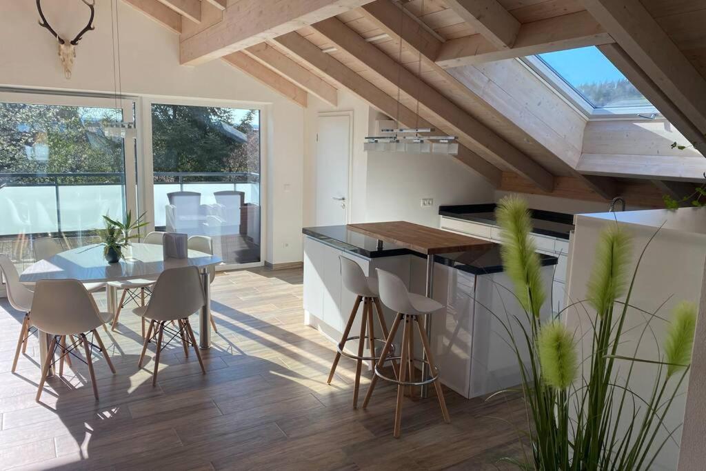 Lichtdurchflutete Wohnung Mit Grosser Dachterrasse Bruckmühl Dış mekan fotoğraf