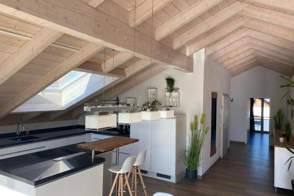 Lichtdurchflutete Wohnung Mit Grosser Dachterrasse Bruckmühl Dış mekan fotoğraf
